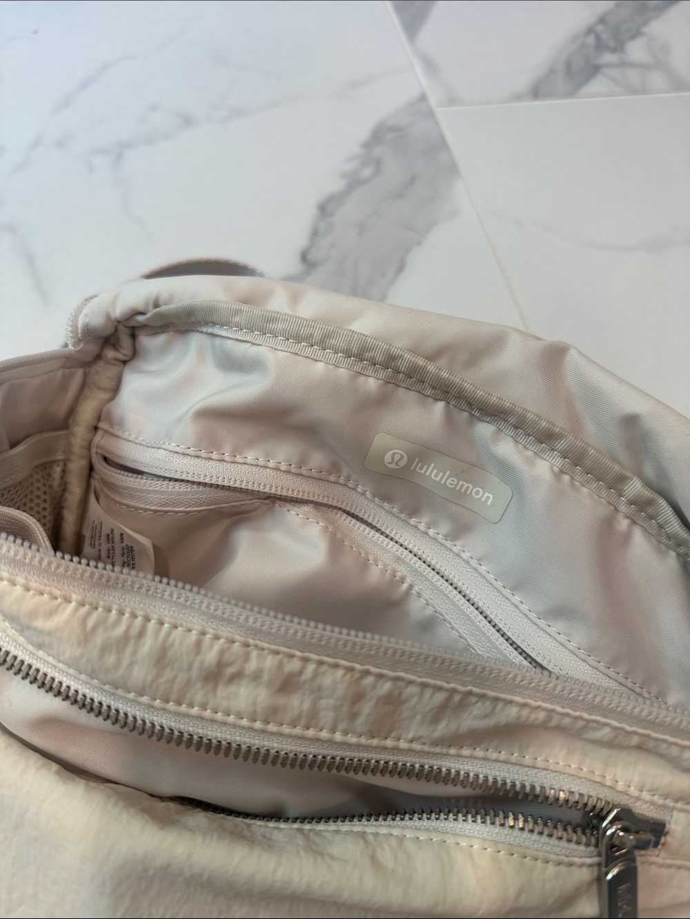 Lululemon Crossbody bag - Picture 5 of 6